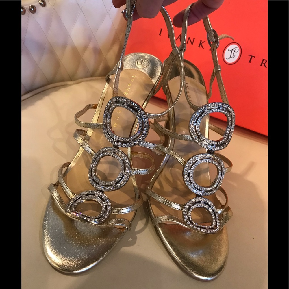 ! 🔥 Host Pick 🔥 NEW Ivanka Trump Gold Shoes